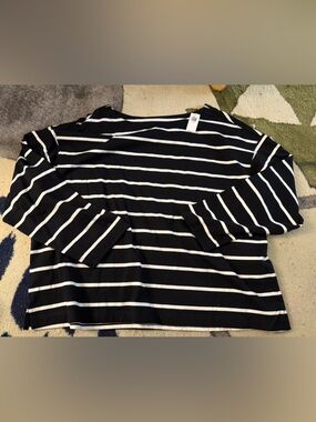 OLD NAVY | Women's Black & White Striped Long Sleeve Top